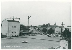 piazza del mercato anni 70 cervia