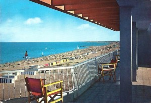1968, La spiaggia di Milano Marittima vista dall'Hotel Majestic