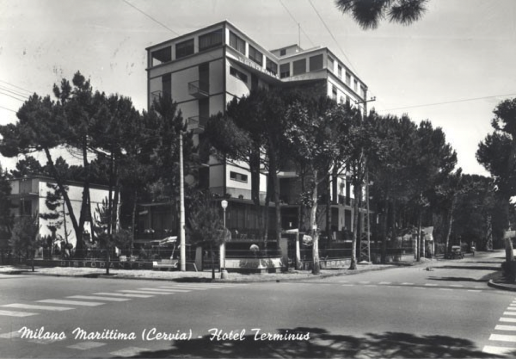 Hotel Terminus, oggi in stato fatiscente – Viale Gramsci, Fam. Pasini