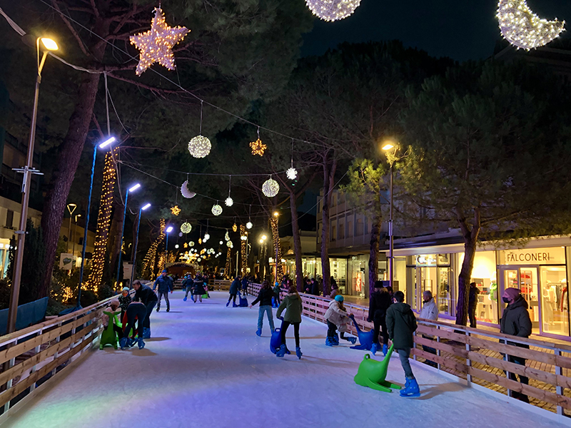 MiMa Wonderland 2021 pista di pattinaggio su ghiacchio